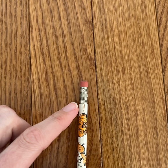 Set of Two (2) Vintage Garfield the Cat Pencils White Background Never Sharpened - Picture 7 of 9